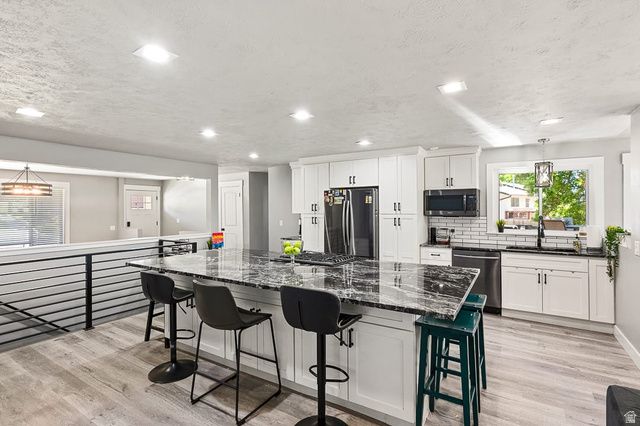 10446 S WEEPING WILLOW DR, Sandy, UT 84070