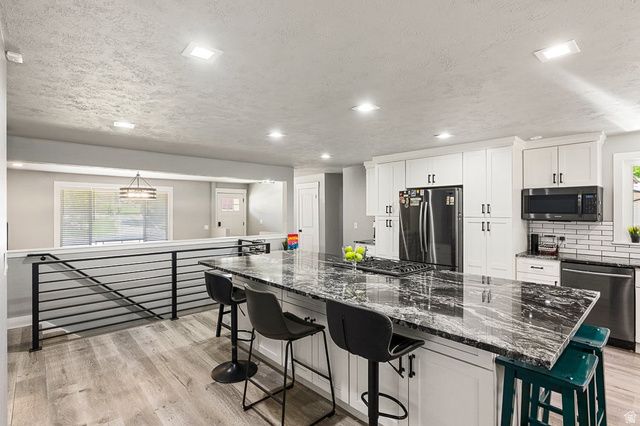 10446 S WEEPING WILLOW DR, Sandy, UT 84070