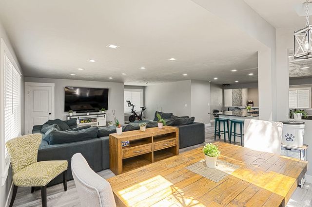 10446 S WEEPING WILLOW DR, Sandy, UT 84070