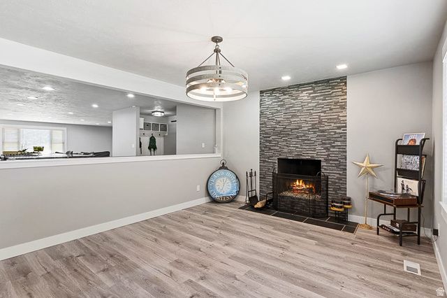 10446 S WEEPING WILLOW DR, Sandy, UT 84070