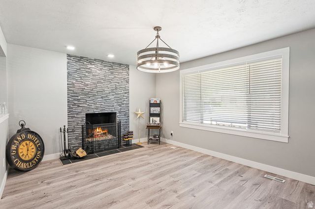 10446 S WEEPING WILLOW DR, Sandy, UT 84070