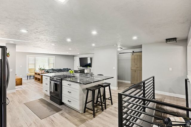 10446 S WEEPING WILLOW DR, Sandy, UT 84070
