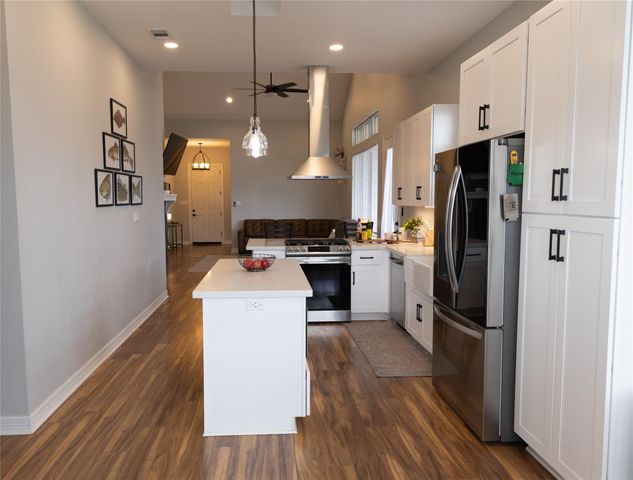 1912 Lynn Street, El Campo, TX 77437