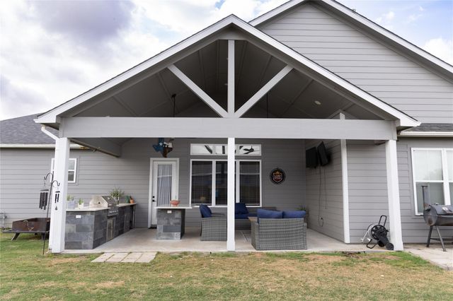 1912 Lynn Street, El Campo, TX 77437