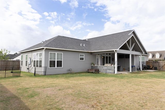 1912 Lynn Street, El Campo, TX 77437