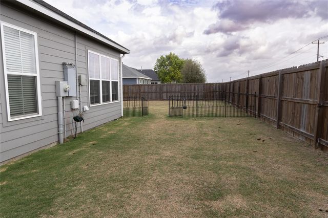 1912 Lynn Street, El Campo, TX 77437