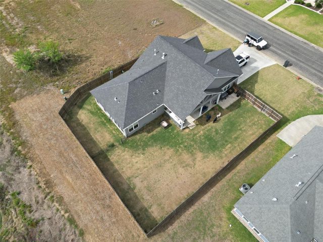 1912 Lynn Street, El Campo, TX 77437