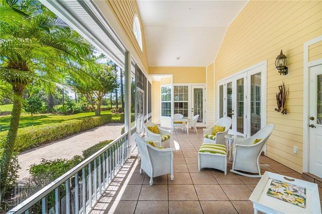 1156 Carolina Circle SW, Vero Beach, FL 32962