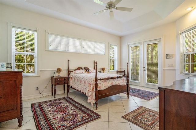 1156 Carolina Circle SW, Vero Beach, FL 32962