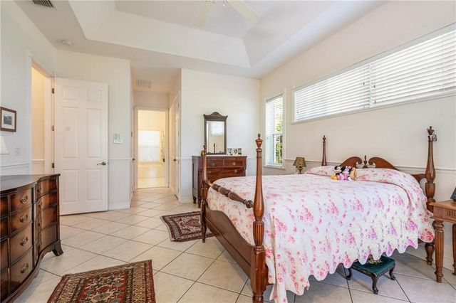 1156 Carolina Circle SW, Vero Beach, FL 32962