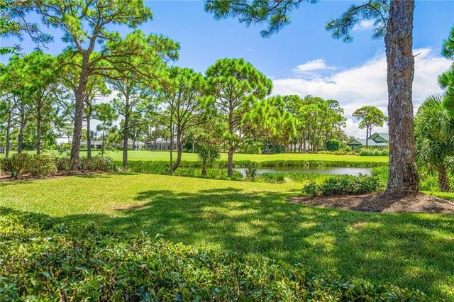 1156 Carolina Circle SW, Vero Beach, FL 32962