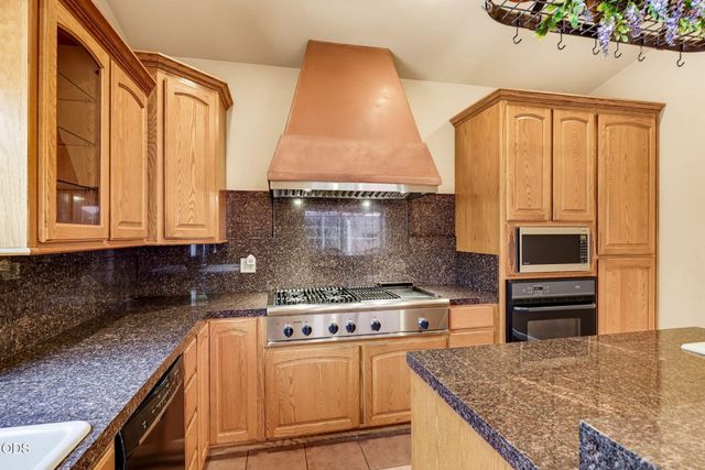 935 S 3rd Street, Jacksonville, OR 97530