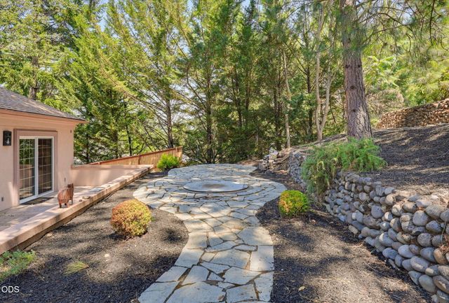 935 S 3rd Street, Jacksonville, OR 97530