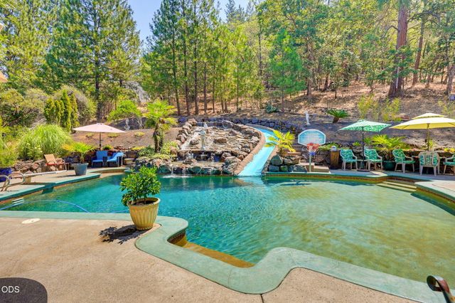 935 S 3rd Street, Jacksonville, OR 97530