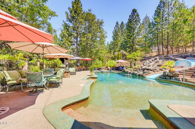 935 S 3rd Street, Jacksonville, OR 97530