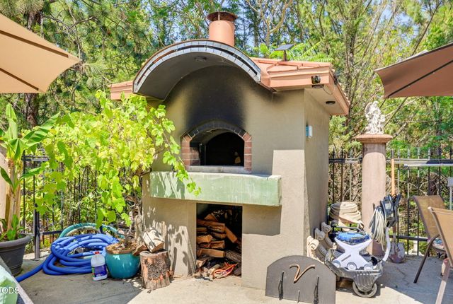 935 S 3rd Street, Jacksonville, OR 97530