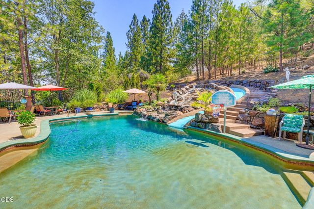 935 S 3rd Street, Jacksonville, OR 97530