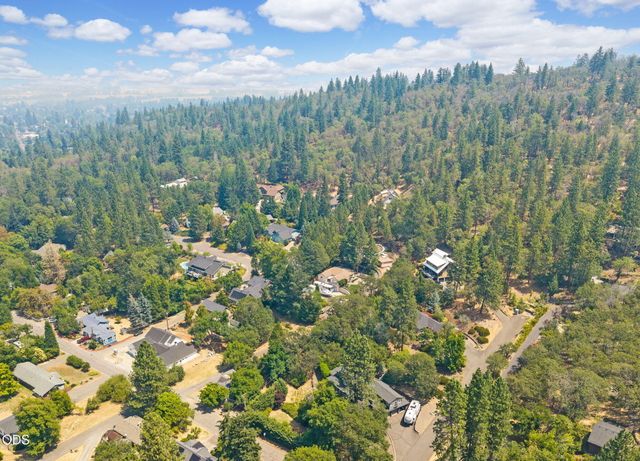935 S 3rd Street, Jacksonville, OR 97530