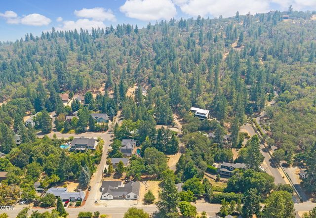 935 S 3rd Street, Jacksonville, OR 97530