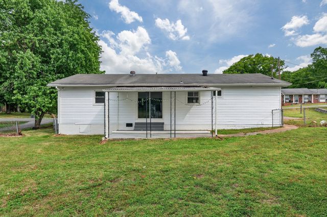 130 Circle Dr, Fayetteville, TN 37334