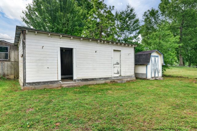 130 Circle Dr, Fayetteville, TN 37334