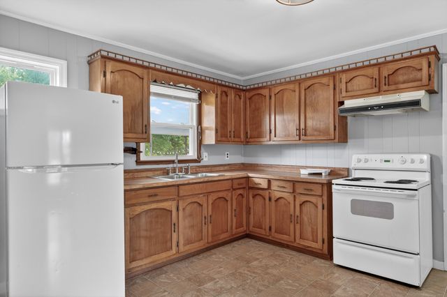 130 Circle Dr, Fayetteville, TN 37334