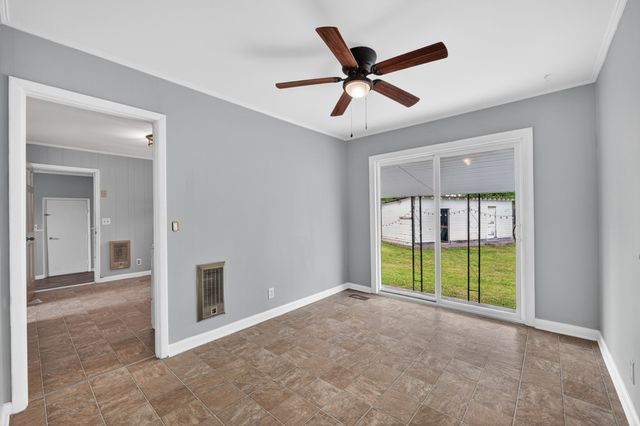 130 Circle Dr, Fayetteville, TN 37334