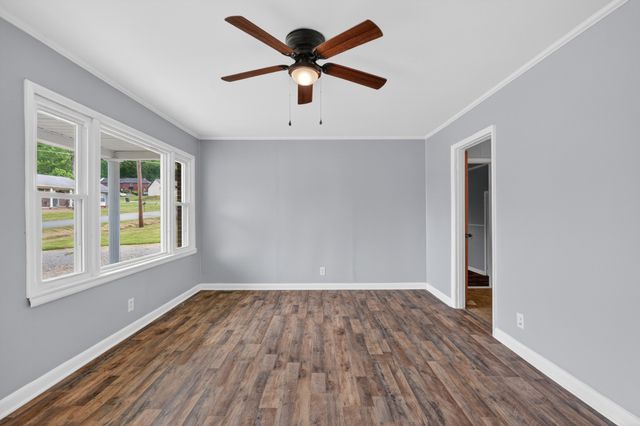 130 Circle Dr, Fayetteville, TN 37334