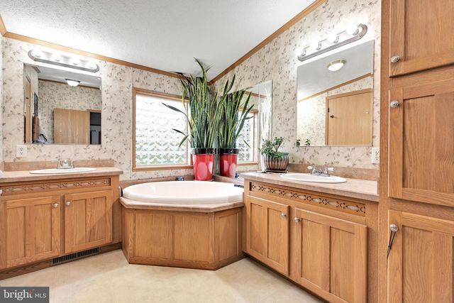 60 BORDNERSVILLE RD, Jonestown, PA 17038