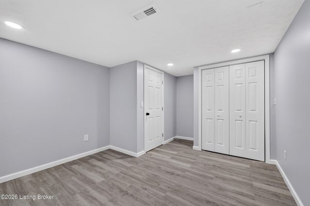 9602 Pembury Ct, Louisville, KY 40272
