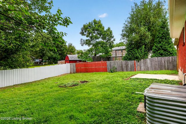 9602 Pembury Ct, Louisville, KY 40272