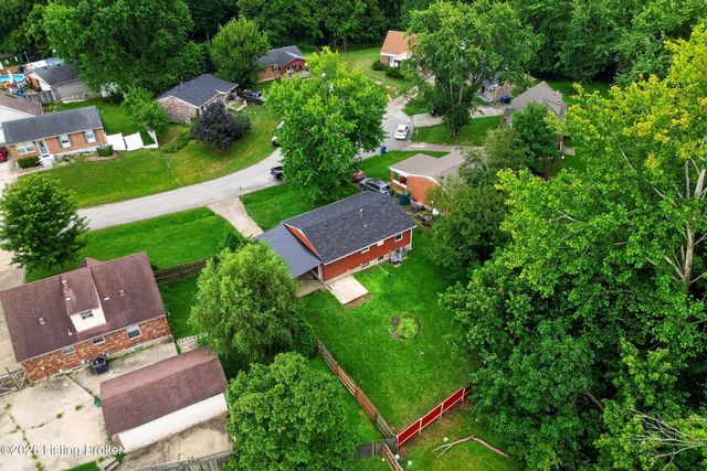9602 Pembury Ct, Louisville, KY 40272