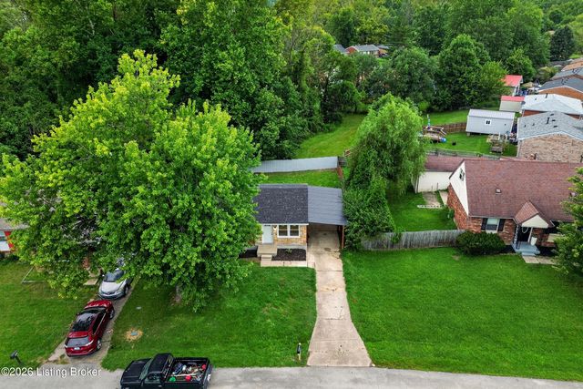 9602 Pembury Ct, Louisville, KY 40272