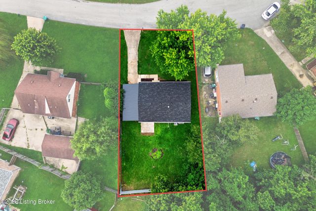9602 Pembury Ct, Louisville, KY 40272