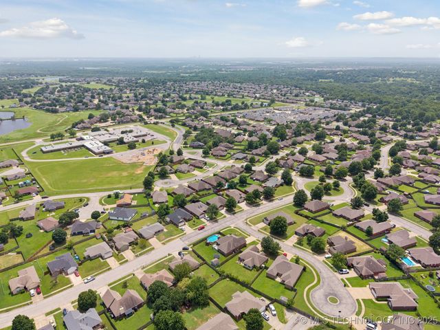 10304 E 98th Street North, Owasso, OK 74055