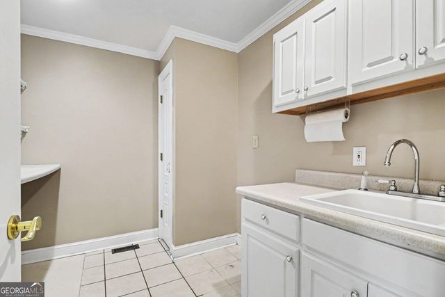 7913 S Barkers Bend Drive, Murrayville, GA 30564