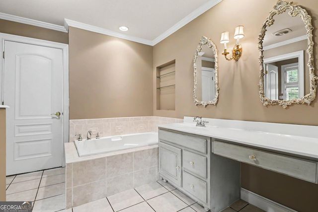 7913 S Barkers Bend Drive, Murrayville, GA 30564