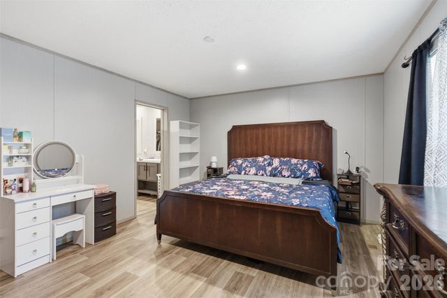 3194 Medicine Bow None, Claremont, NC 28610