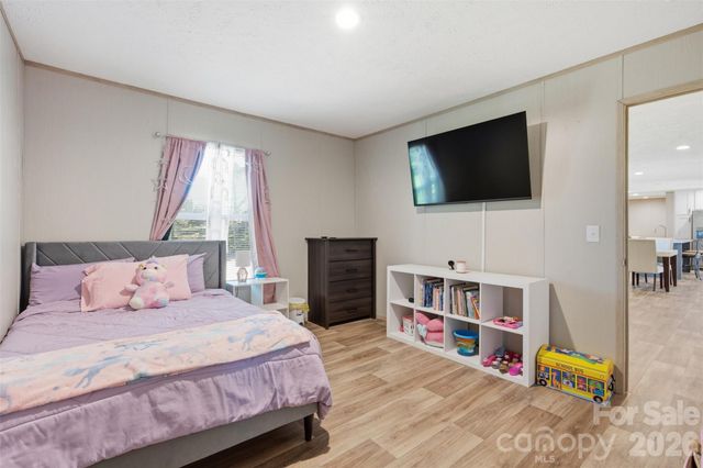 3194 Medicine Bow None, Claremont, NC 28610