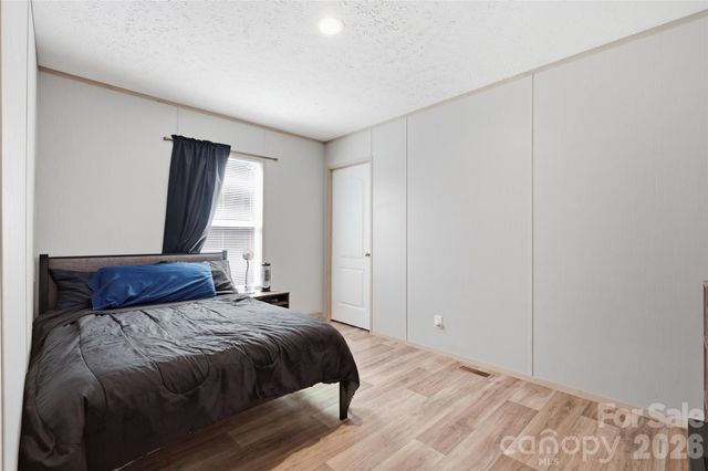 3194 Medicine Bow None, Claremont, NC 28610