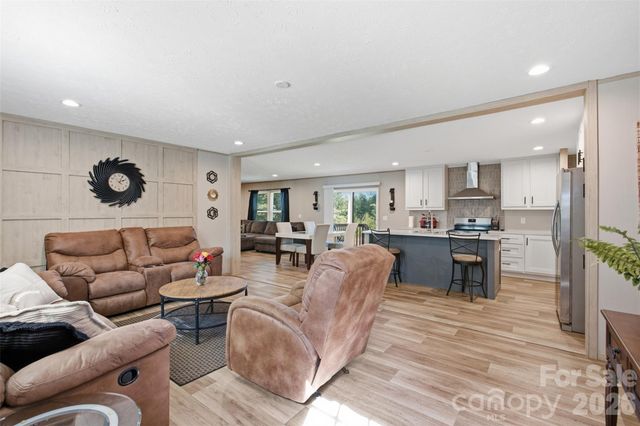 3194 Medicine Bow None, Claremont, NC 28610