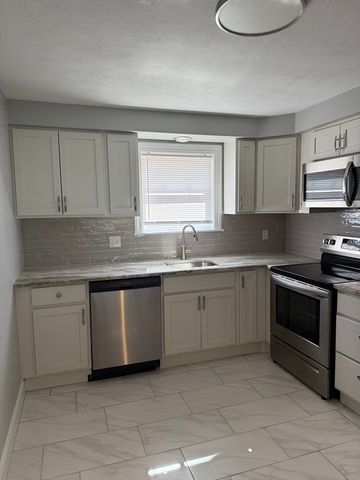 15 Washington St 9, Plainville, MA 02762