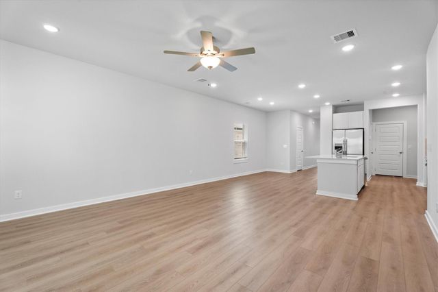 21 Courageous Side Way, Magnolia, TX 77354