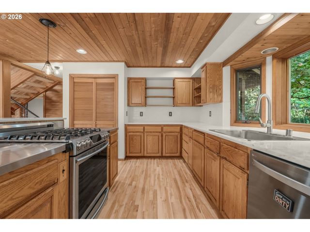 25904 Ne 150TH Way, Brush Prairie, WA 98606
