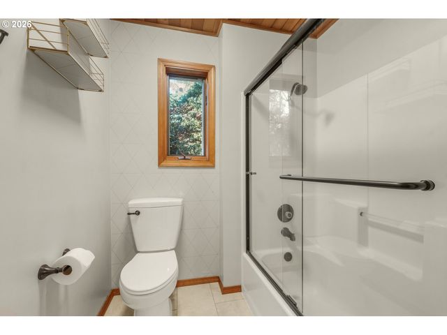 25904 Ne 150TH Way, Brush Prairie, WA 98606