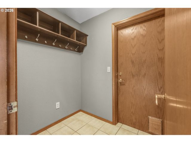 25904 Ne 150TH Way, Brush Prairie, WA 98606