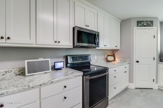 51 Decalb Oneal Road, Perkinston, MS 39573