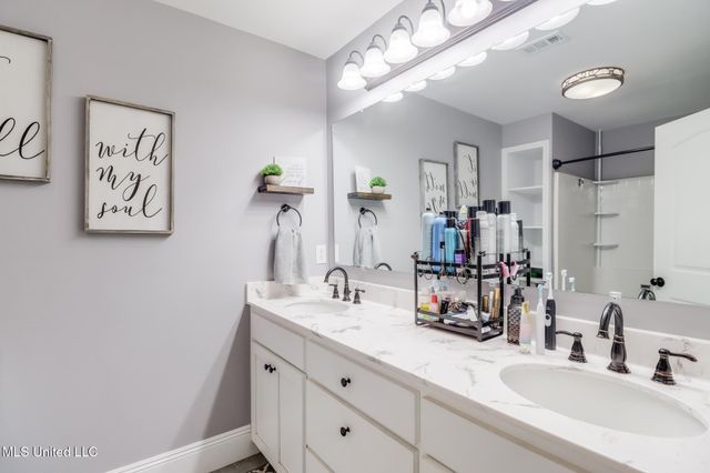 51 Decalb Oneal Road, Perkinston, MS 39573