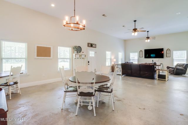 51 Decalb Oneal Road, Perkinston, MS 39573