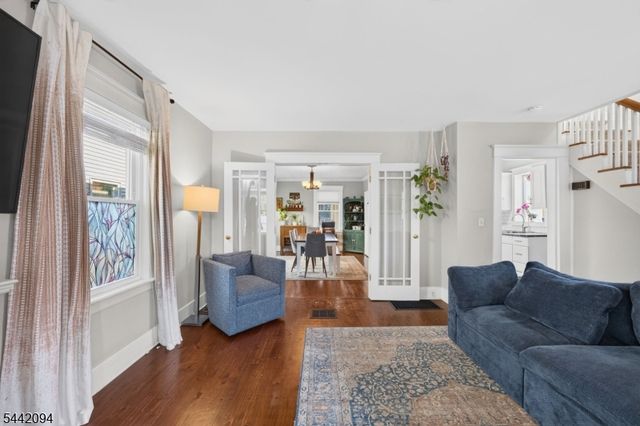 366 E Main St, Somerville Boro, NJ 08876